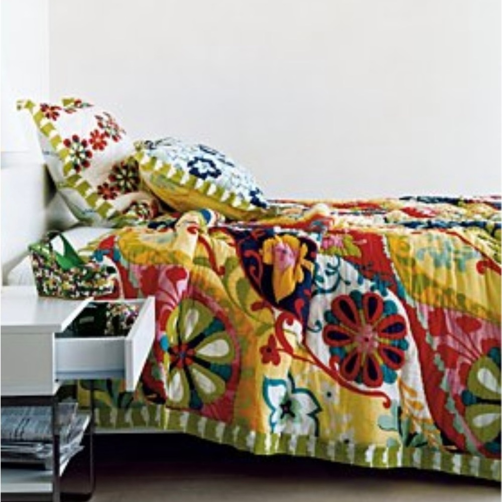 Anthropologie Bella Hothouse Quilt King size